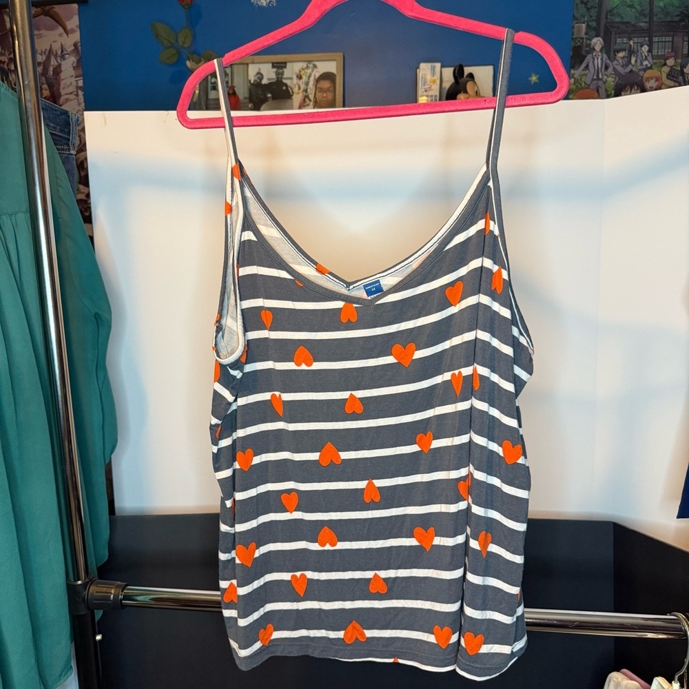 Old Navy size 2X Gray and Orange Heart V-Neck Camisole